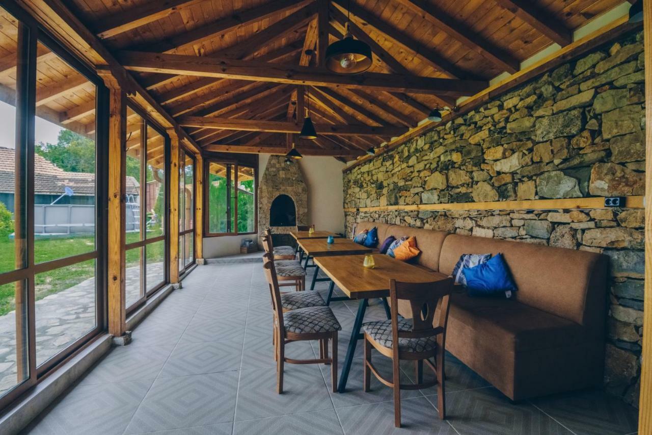 Завоя Hotel Krushuna Buitenkant foto